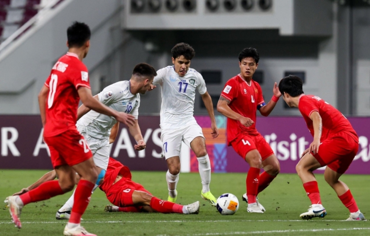 U22 Uzbekistan nhỉnh hơn về thế trận, nhưng không thể ghi bàn trước hàng phòng ngự chặt chẽ và kỷ luật của U22 Việt Nam.