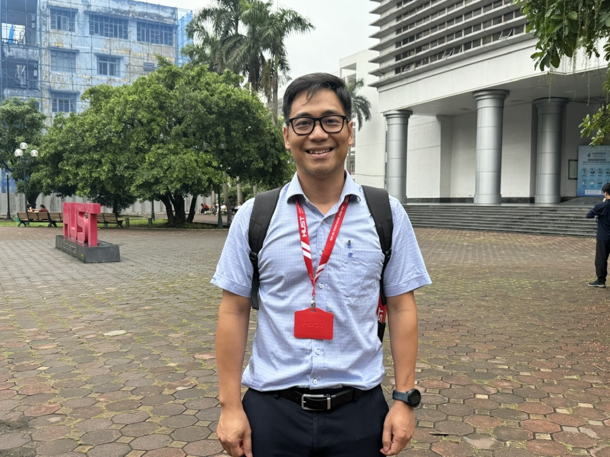 PGSTS Nguyễn Tiến Hòa, giảng viên trường Điện điện tử - ĐHBK Hà Nội 
(Ảnh: Thu Lương)