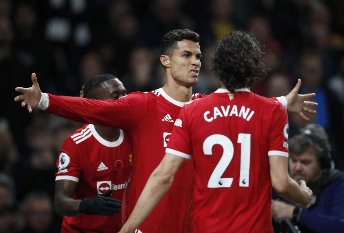 Bộ đôi Ronaldo và Cavani đã giúp MU giành chiến thắng quan trọng ở vòng 10