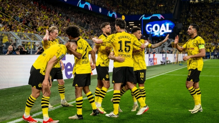 Dortmund vào chung kết Champions League