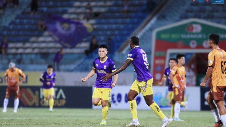 Hà Nội FC chấm dứt chuỗi trận bất bại của HAGL