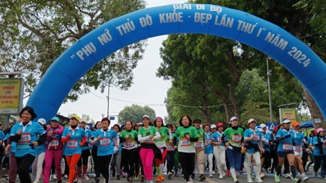 Các VĐV sôi nổi tranh tài tại giải đi bộ “Phụ nữ Thủ đô khỏe - đẹp” lần I