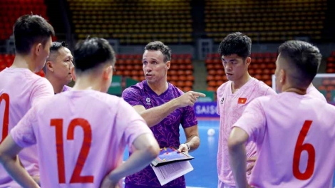 Tuyển futsal Việt Nam làm quen nhà thi đấu Hua Mark