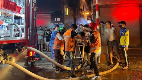 Nhân chứng vụ cháy ở Trung Kính: Không thể vào cứu nạn nhân vì lửa quá to