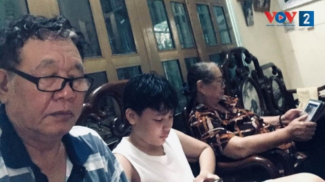 Người cao tuổi "bắt nhịp" không gian số 