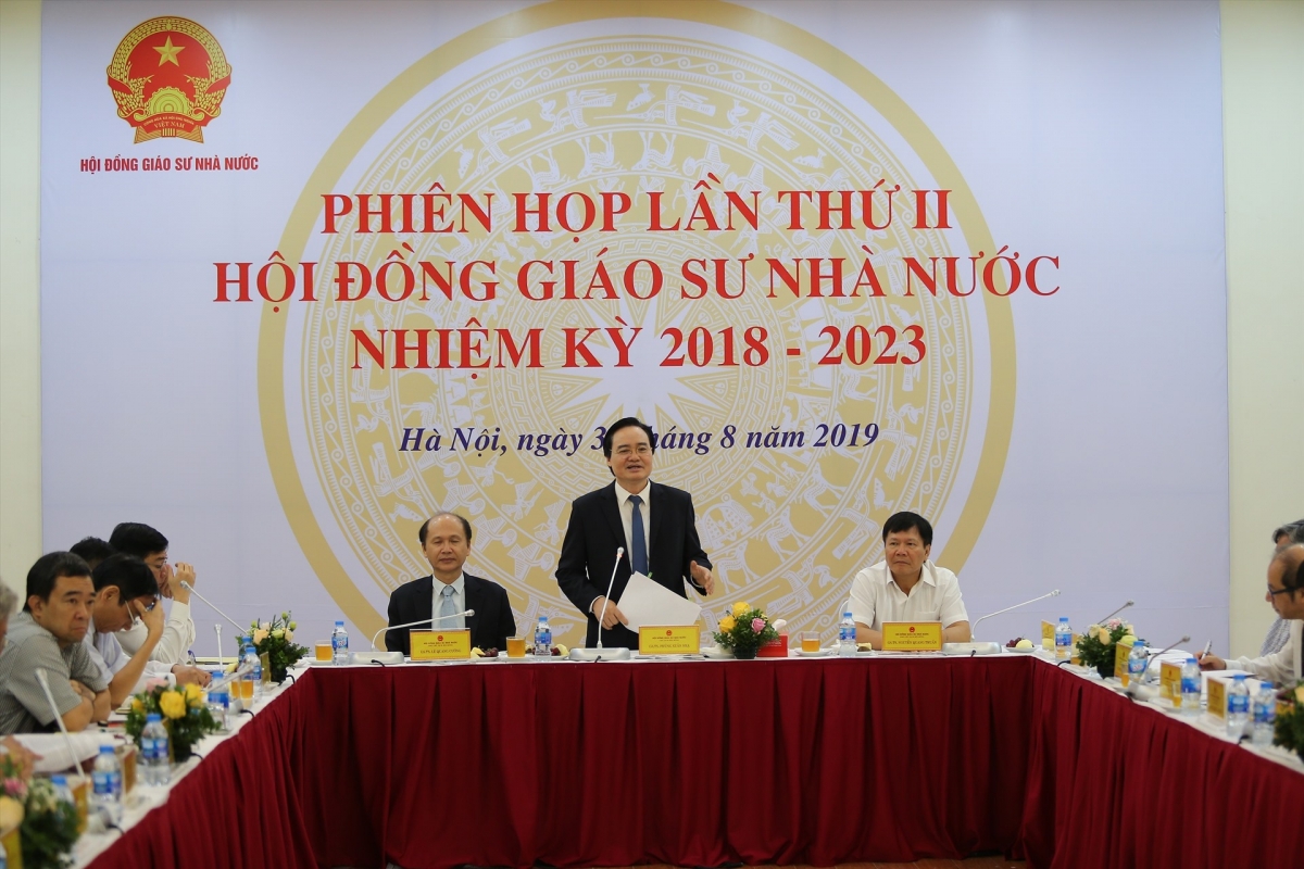 Một cuộc họp của Hội đồng Giáo sư nhà nước