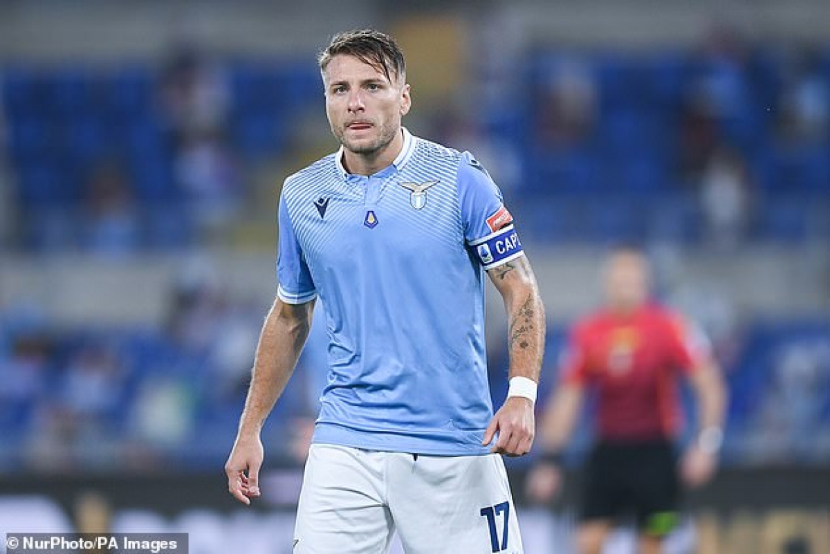 Tiền đạo Ciro Immobile (Lazio) được cho là bị cấm tập trung cùng ĐT Italia