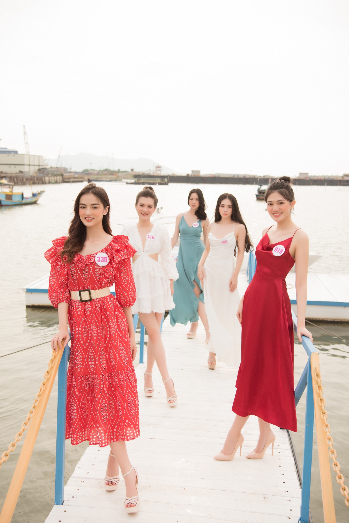 Viên ngọc trên nước