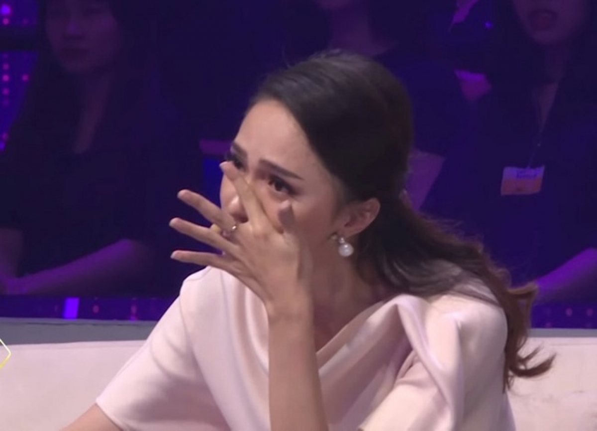 Bao giờ "cuộc chiến" giữa Hương Giang với anti-fan mới có thể khép lại?