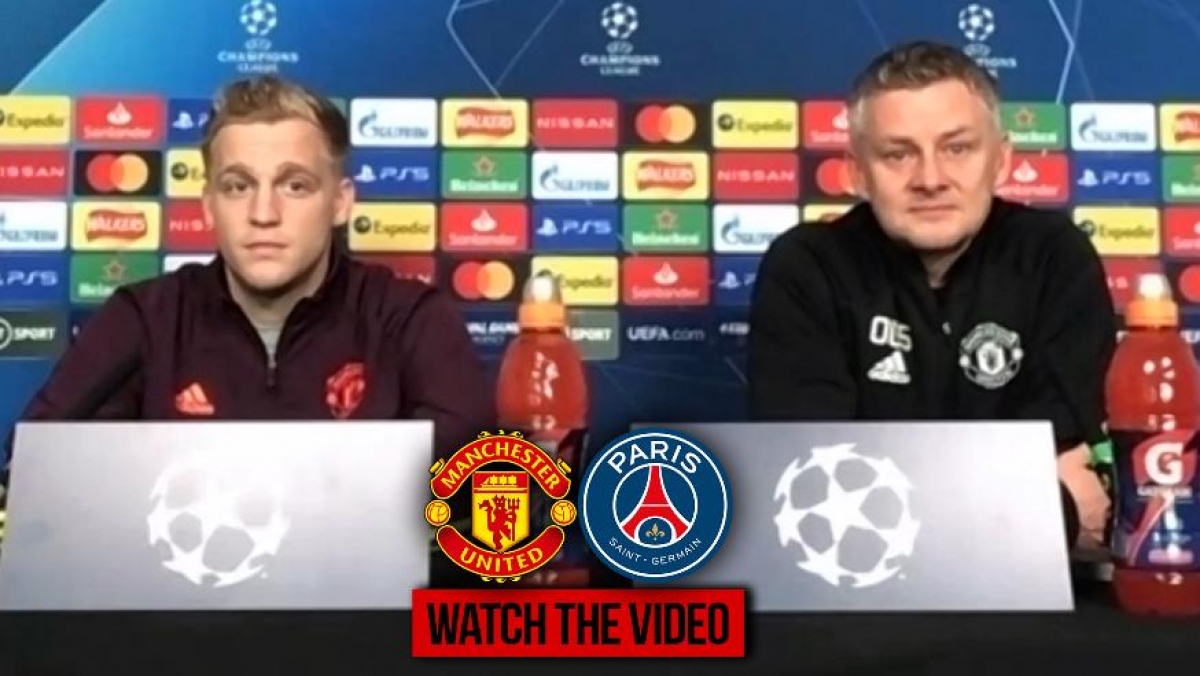 HLV Solskjaer và tiền vệ Bruno Fernandes trong cuộc họp báo trước trận đấu