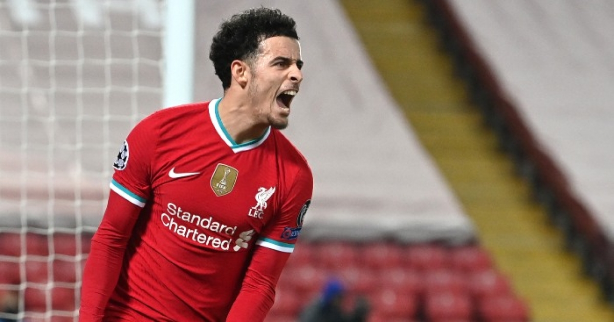 Tiền vệ 19 tuổi Curtis Jones lập công cho Liverpool