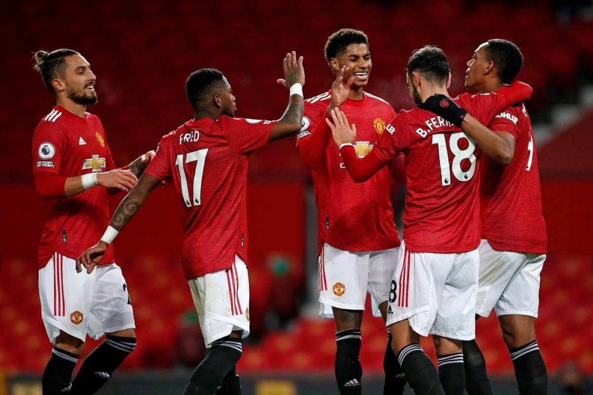 Hàng công của MU có một ngày làm khổ hàng thủ của Leeds