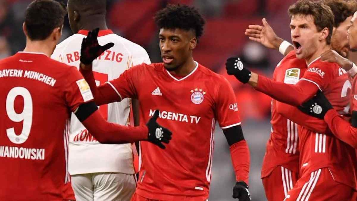 Thomas Muller là người cân bằng tỷ số 3-3 cho Bayern Munich