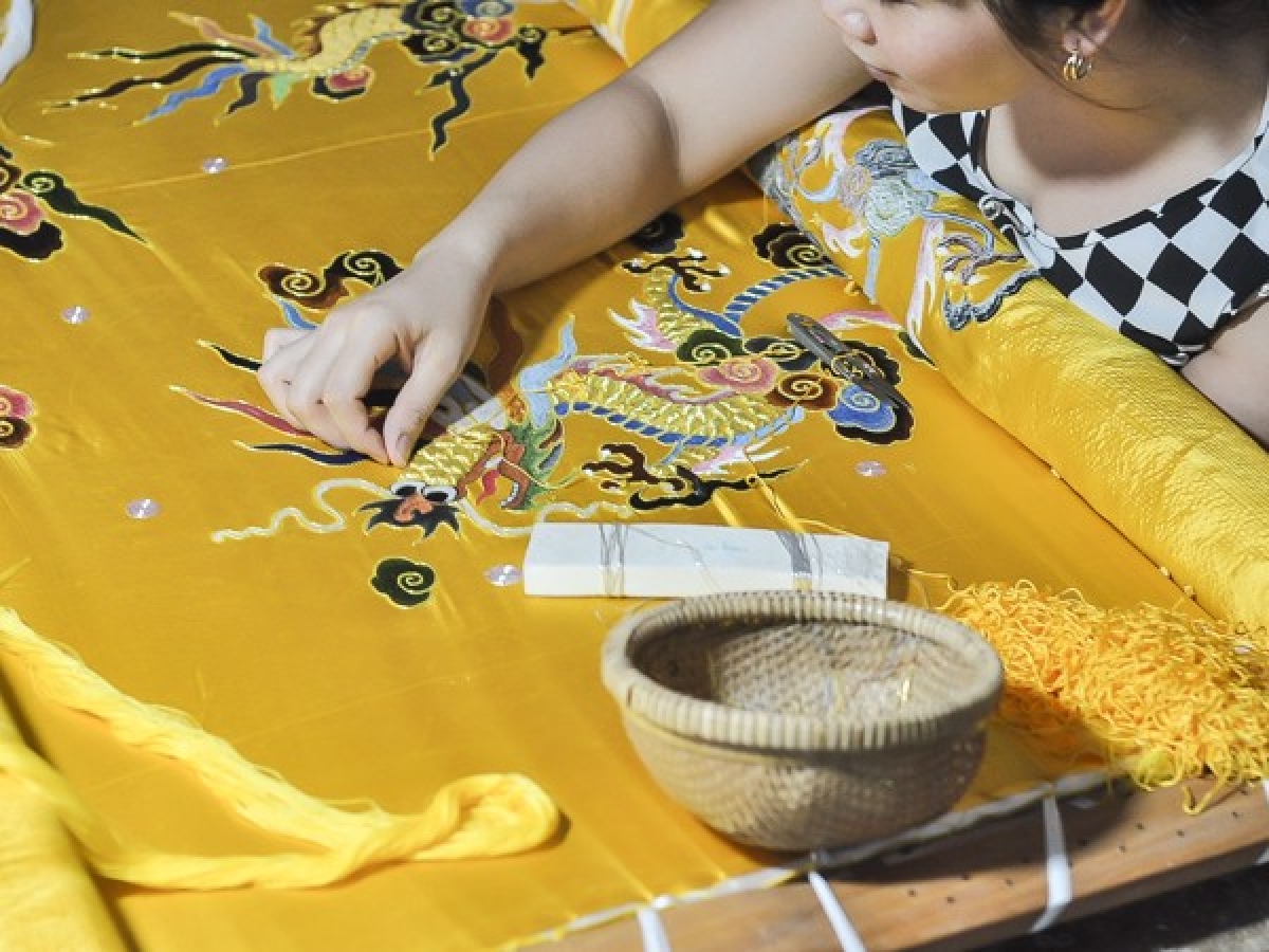 Khâu chọn vải phải lựa chọn những làng nghề có uy tín