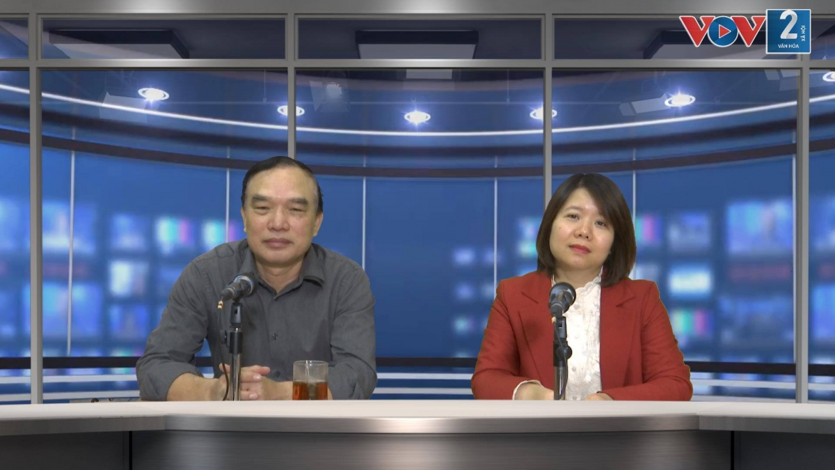 PGS.TS. BS Nguyễn Xuân Ninh trao đổi cùng phóng viên VOV2 tại phòng thu