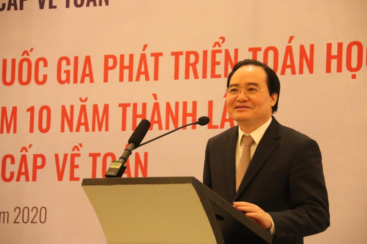 Bộ Trưởng Bộ GD&ĐT Phùng Xuân Nhạ phát biểu tại buổi lễ