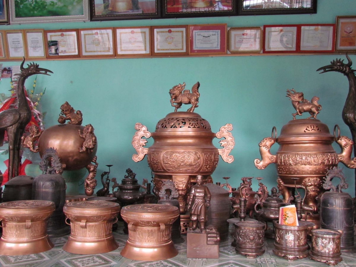 Một số sản phẩm của làng đúc đồng Lộng Thượng