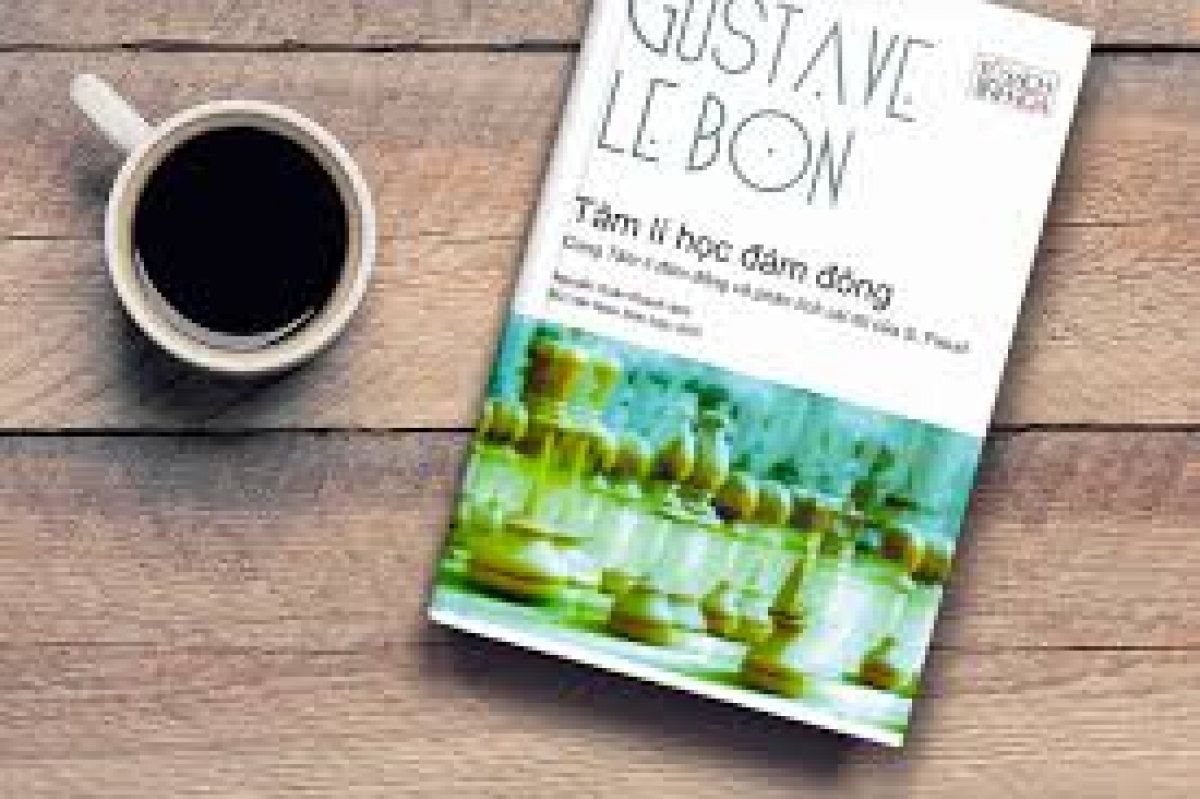 Bìa cuốn "Tâm lí học đám đông" xuất bản tại Việt Nam.