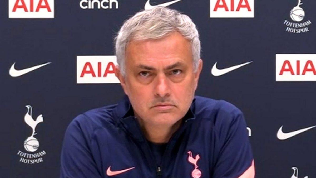HLV Jose Mourinho đánh giá cao Fulham
