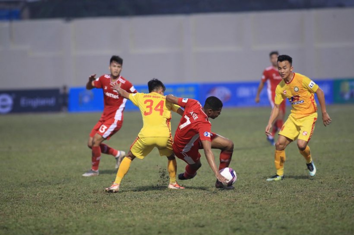 Cầu thủ Thanh Hóa có thể phải tập 2-3 buổi/ngày để cải thiện chất lượng chơi bóng