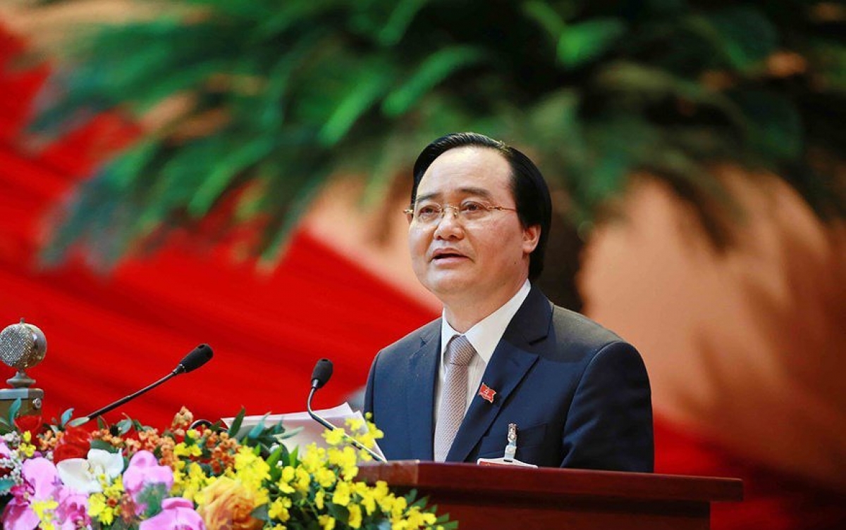 GS.TS Phùng Xuân Nhạ - Ủy viên Trung ương Đảng, Bộ trưởng Bộ Giáo dục và Đào tạo trình bày tham luận tại Đại hội Đảng lần thứ XIII