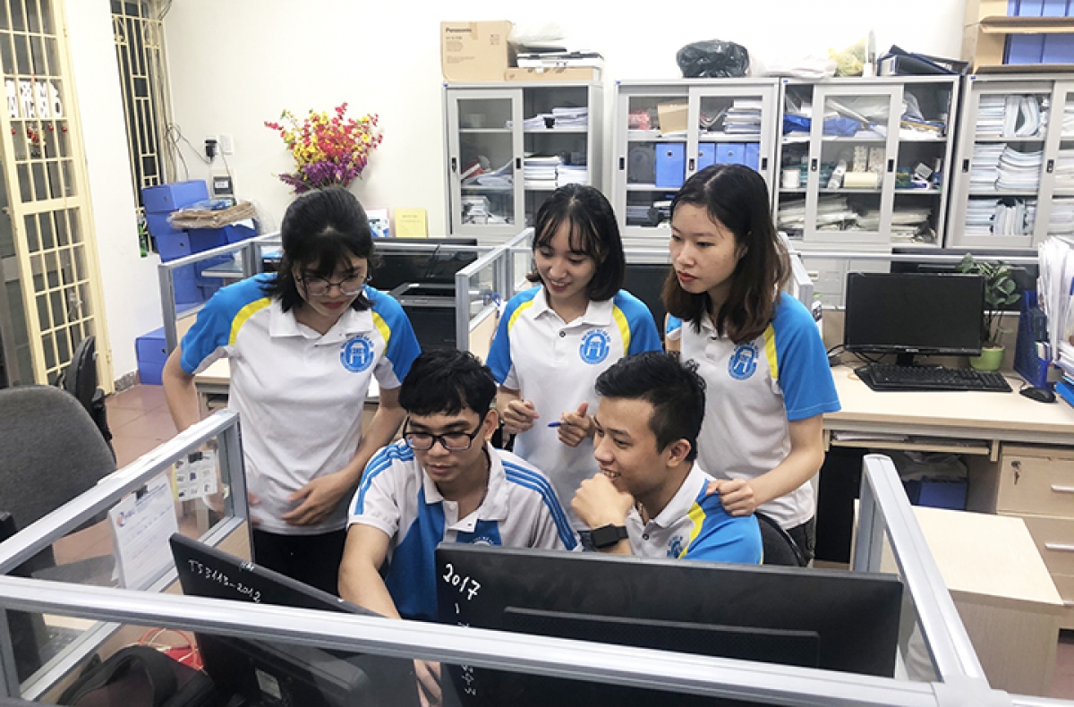 Các thành viên xây dựng và phát triển ứng dụng Caso