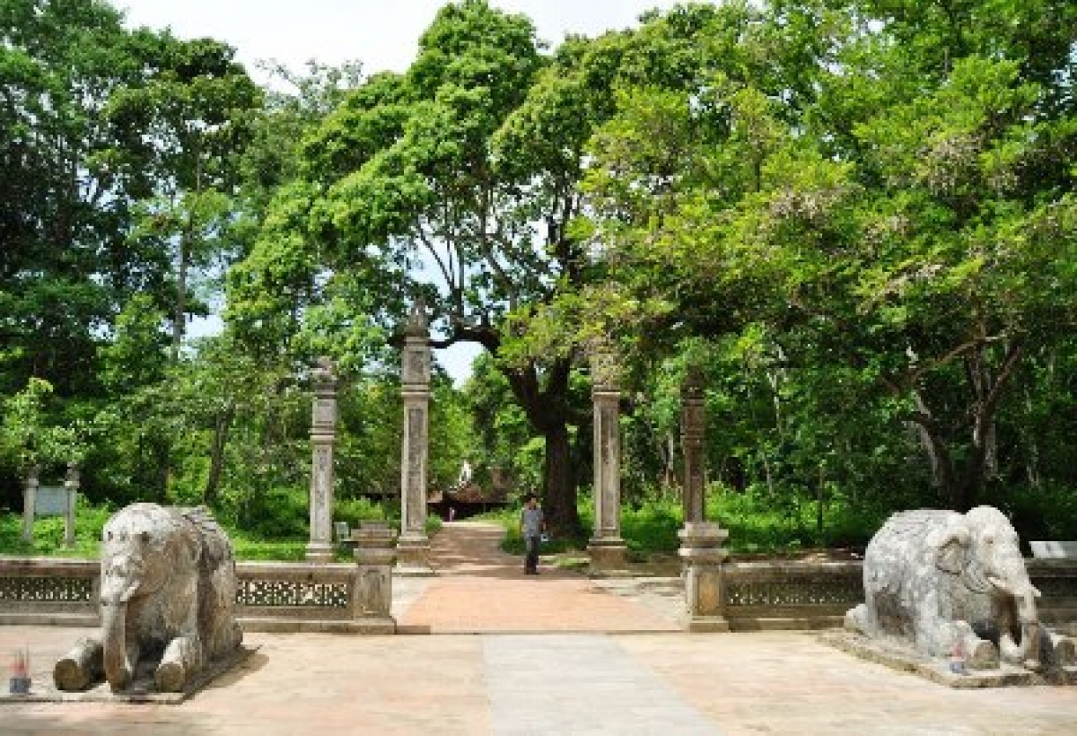 Lăng mộ vua Lê Thái Tổ ở Thanh Hóa