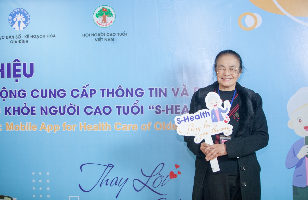 Người cao tuổi hài lòng với Ứng dụng cung cấp thông tin và dịch vụ chăm sóc sức khỏe miễn phí