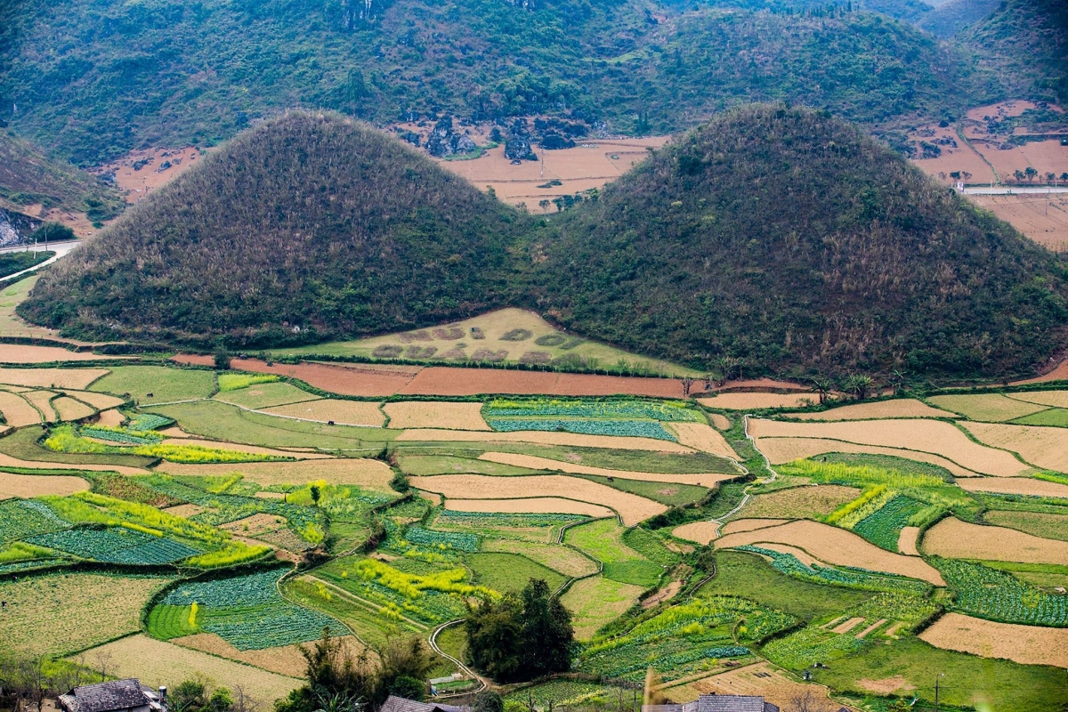 Núi Đôi, Quản Bạ, Hà Giang - ảnh Nguyễn Dương