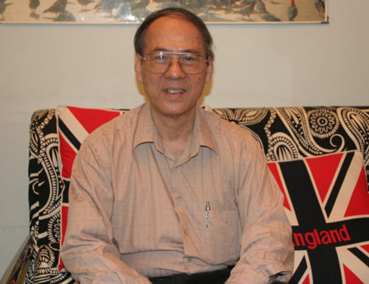 Thầy Nguyễn Quốc Hùng: "Tiếng Anh là rất cần thiết nhưng hãy xem nó là một công cụ để học tập, làm việc, giao tiếp và không nên coi việc học giỏi tiếng Anh là một tài năng"