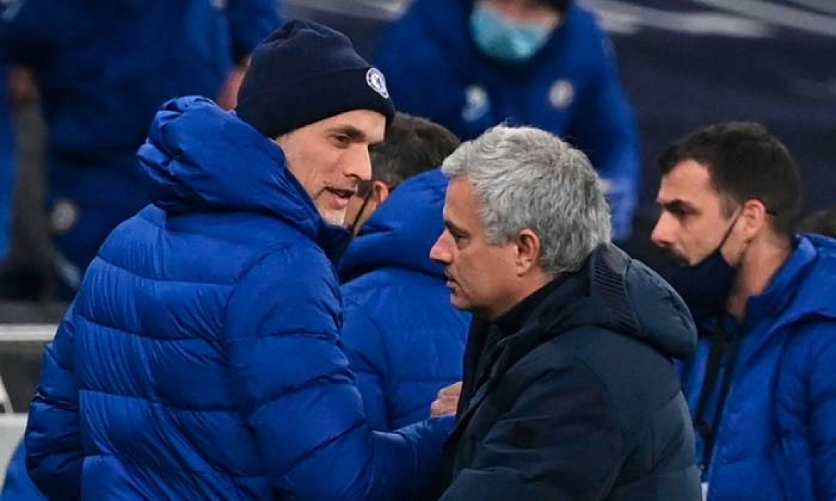 Thomas Tuchel thắng Jose Mourinho trong lần đầu đấu trí tại Premier League (Ảnh: Internet)