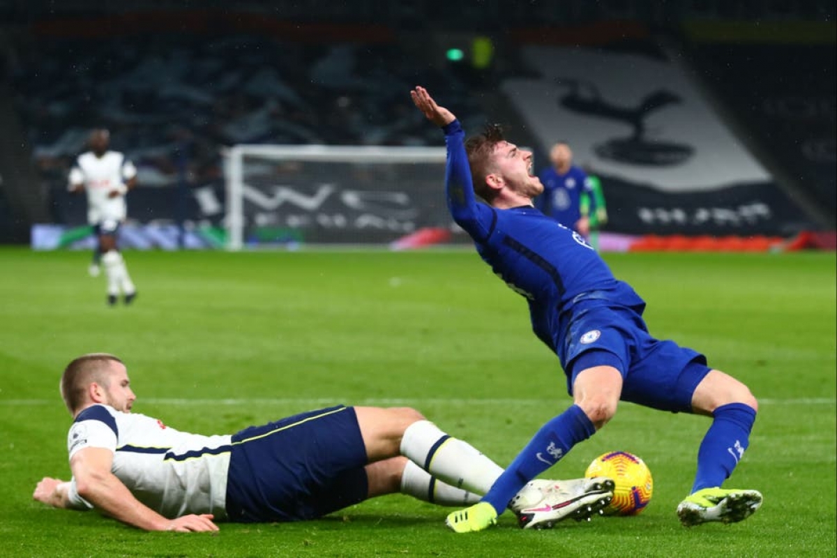 Pha phạm lỗi ngớ ngẩn của trung vệ Eric Dier (Ảnh: Internet)
