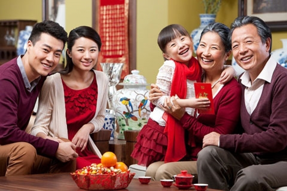 Người cao tuổi sẽ cảm thấy năm mới thật vui vẻ, hạnh phúc khi nhận được những lời chúc ý nghĩa từ con cháu