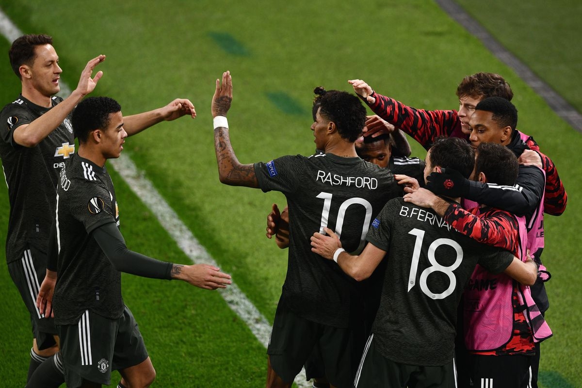 Hàng thủ của Real Sociedad đã không thể trụ vững trước sức tấn công mãnh liệt của hàng công MU (Ảnh: Internet)