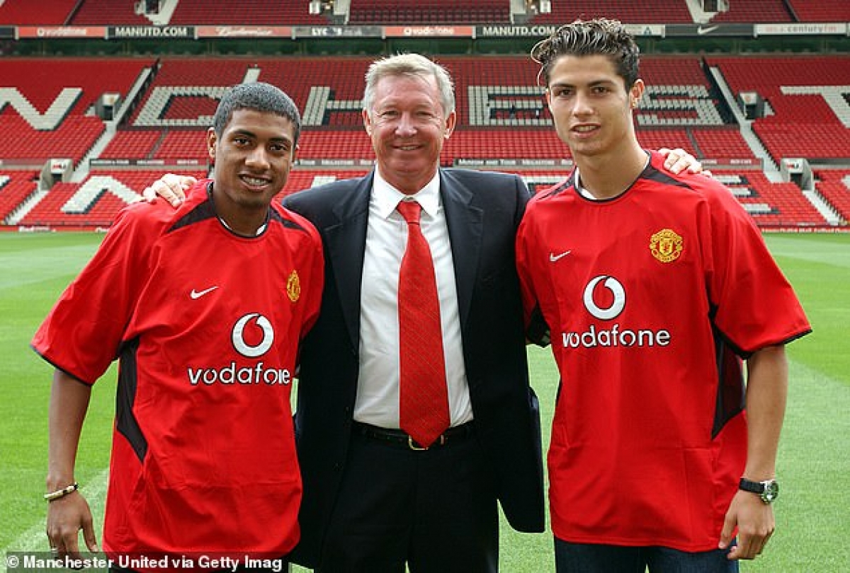 Carlos Queiroz nhanh chóng thuyết phục Sir Alex mang Ronaldo về Manchester United với giá chuyển nhượng 12,24 triệu bảng