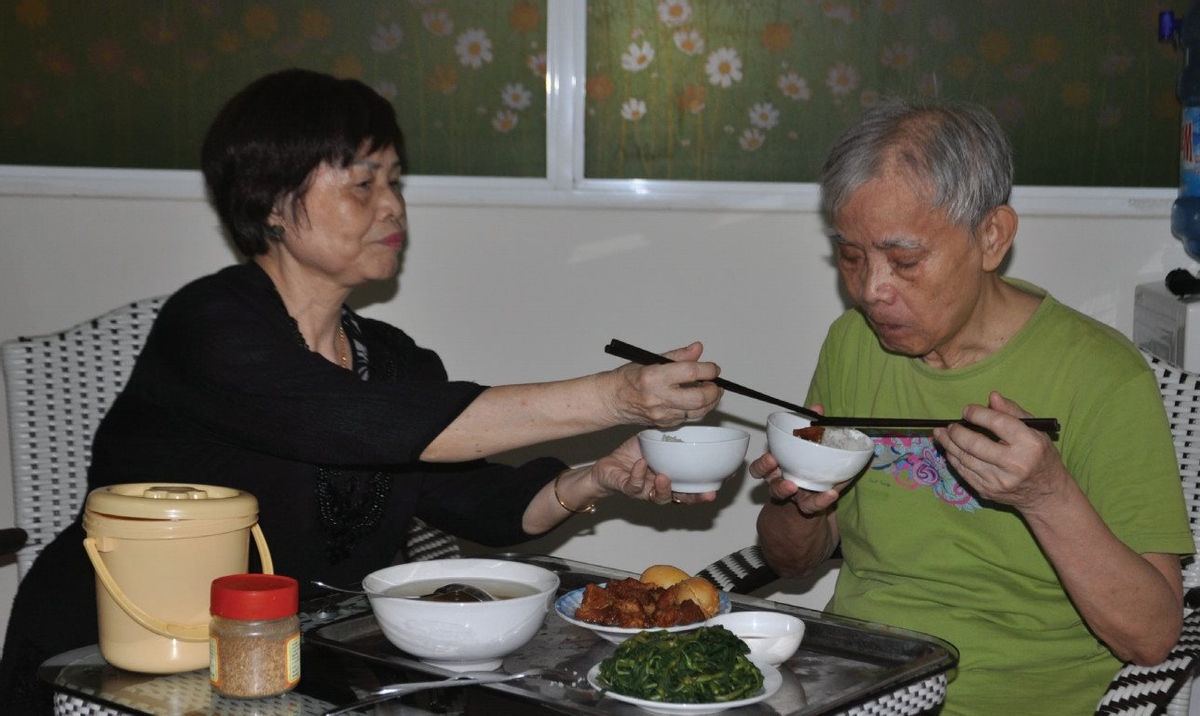 Trong tâm trí bà Hằng không còn ranh giới đâu là nhà, đâu là trung tâm nữa