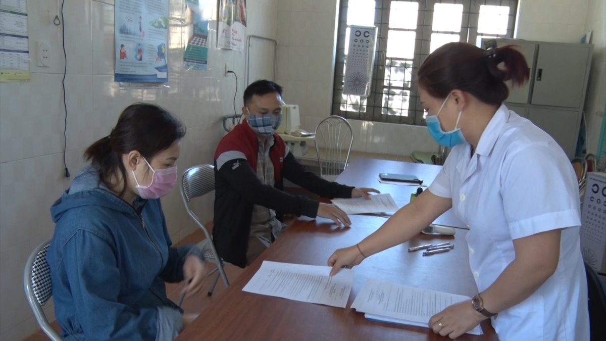 Người dân đi từ vùng dịch về tự giác khai báo y tế