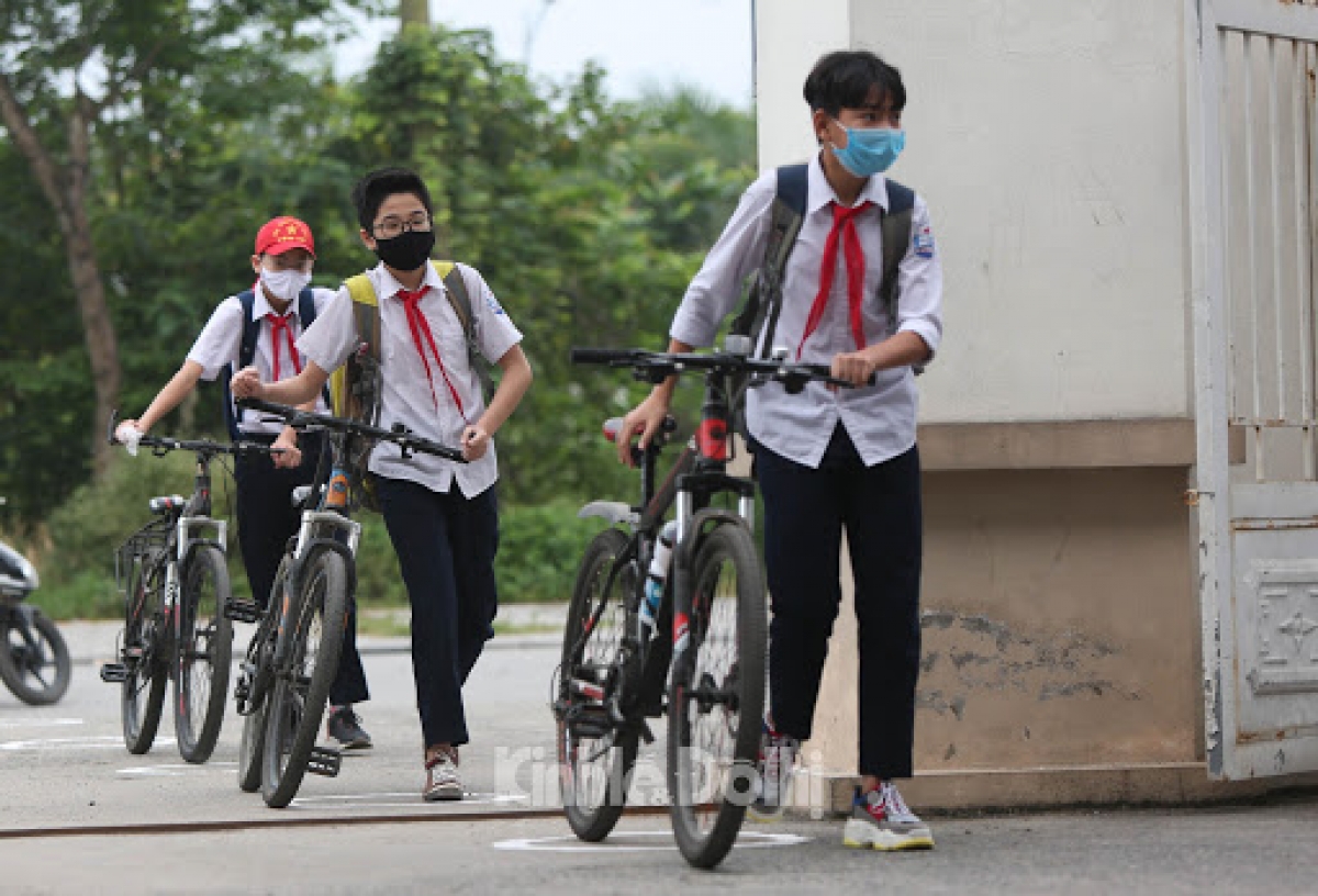Ngày 02/03, học sinh toàn thành phố đi học trở lại. Tất cả các cơ sở giáo dục phải đảm bảo an toàn phòng chống dịch khi cho học sinh trở lại trường.