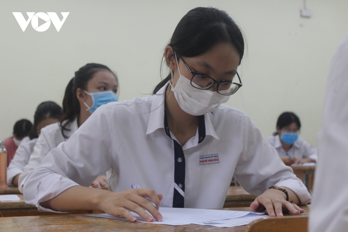 Kỳ thi tuyển sinh vào lớp 10 THPT của TP. Hà Nội được nhiều phụ huynh ví còn "nóng" hơn cả xét tuyển vào Đại học.