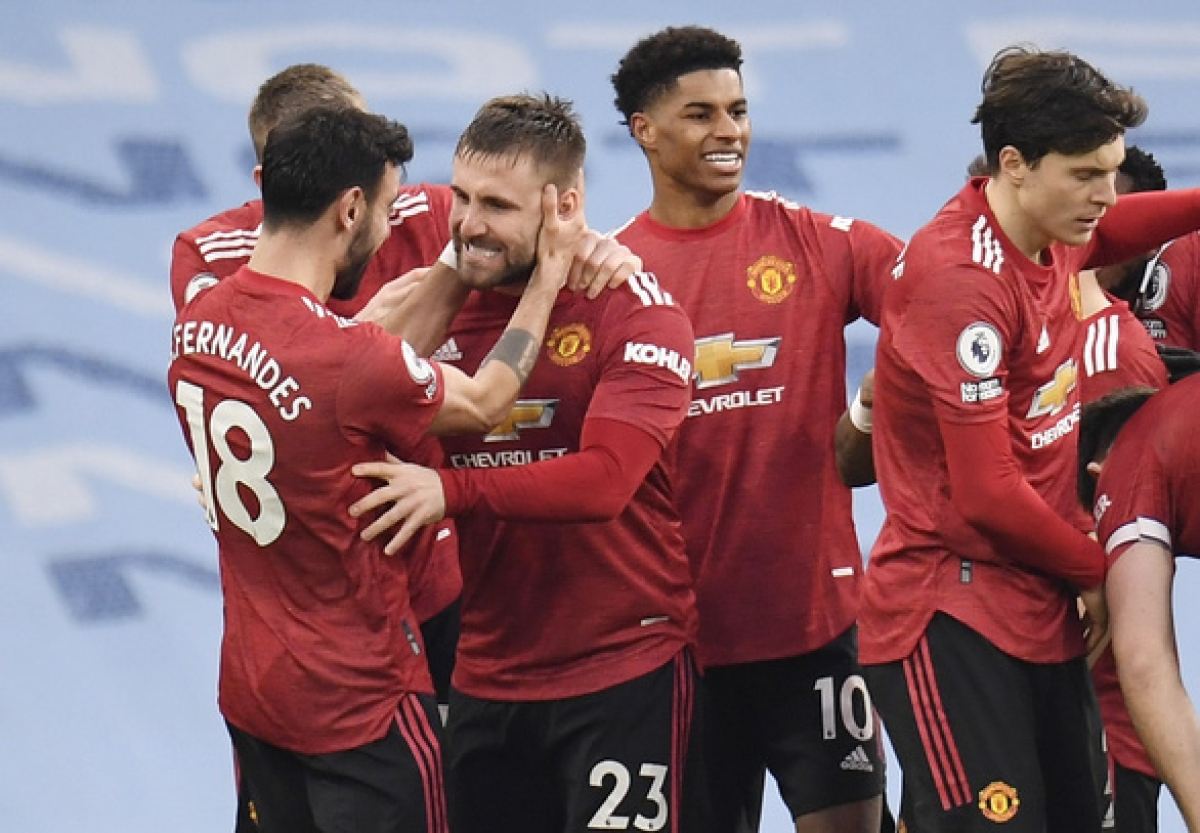 Các cầu thủ MU mừng bàn thắng nâng tỷ số lên 2-0 của Luke Shaw (Ảnh: Internet)