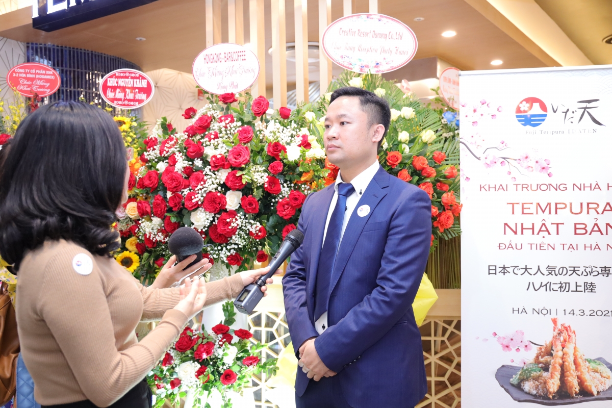 Ông Hoàng Công Cát, Giám đốc Công ty TNHH TM&amp;DV Hoàng Gia - đơn vị vận hành thương hiệu Fuji Tempura Idaten tại Hà Nội 