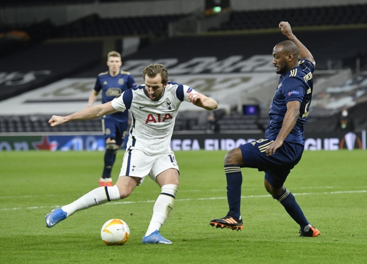 Harry Kane ghi cả hai bàn thắng cho Tottenham (Ảnh: Internet)
