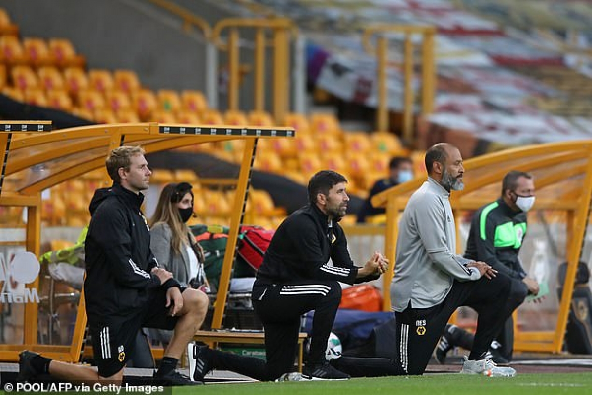 HLV Wolves, Nuno Espirito Santo, khẳng định rằng không thể mong chờ tác động tức thì từ hành động quỳ gối và khuyến khích các cầu thủ tiếp tục thống nhất hành động trước các trận đấu