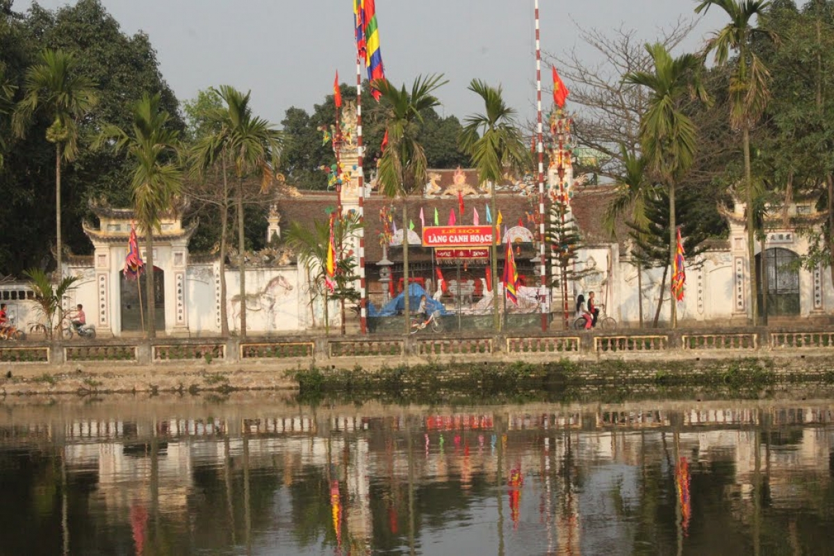 Đình làng Canh Hoạch nhuốm màu thời gian