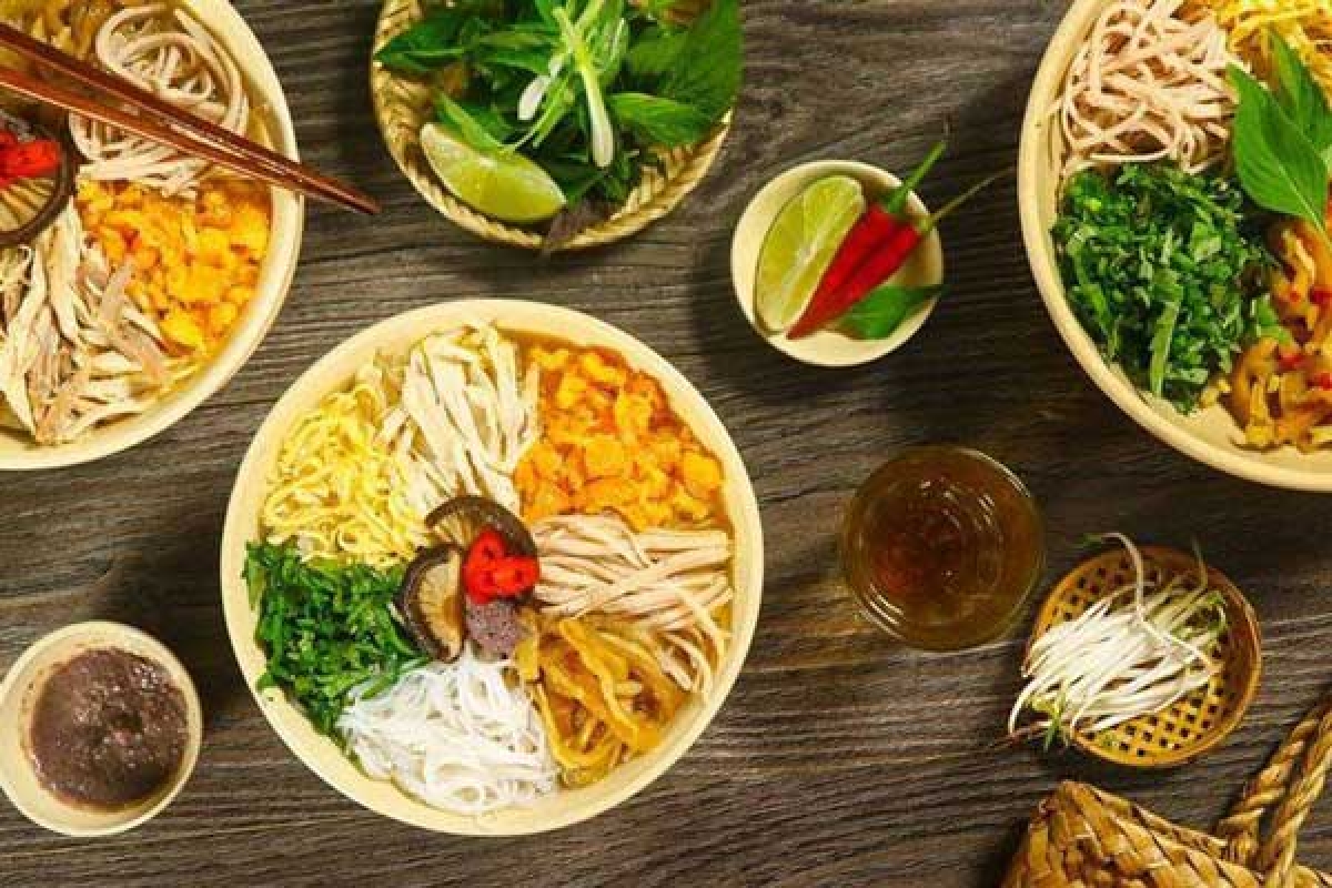 Nguyên liệu làm bún thang lươn rất cầu kỳ