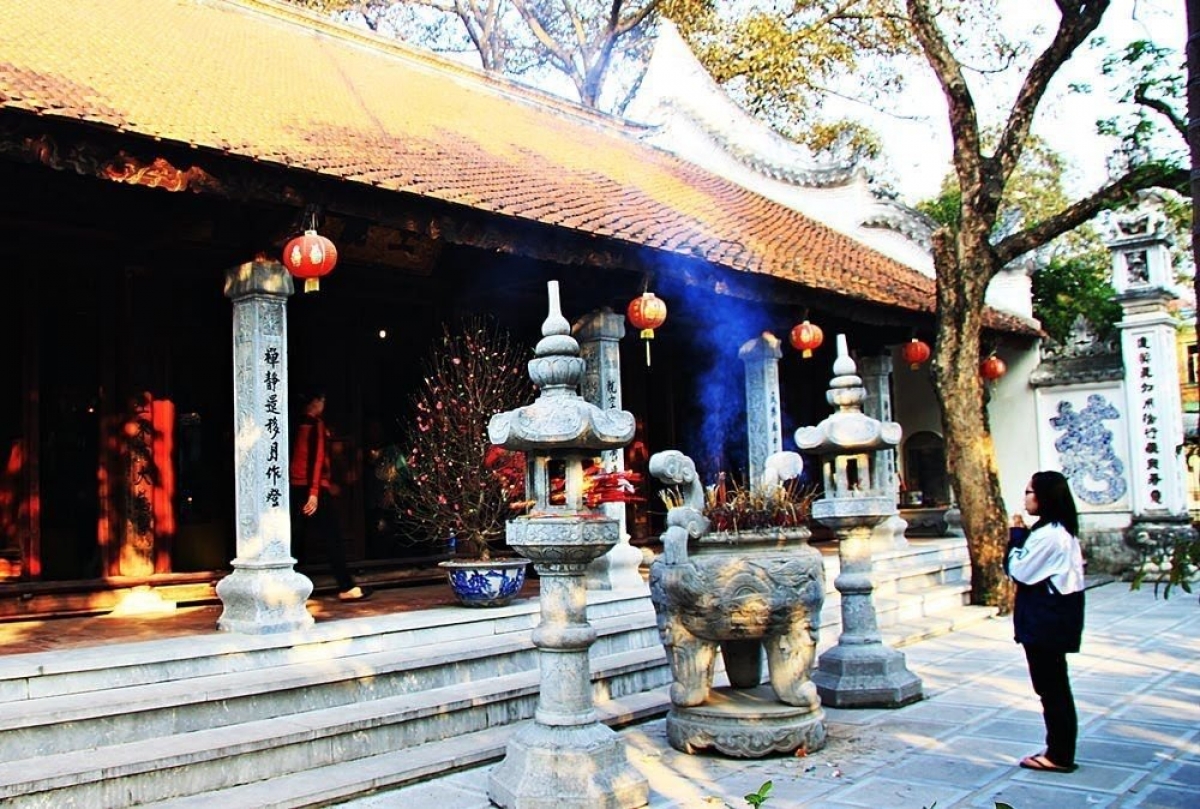 Chính điện