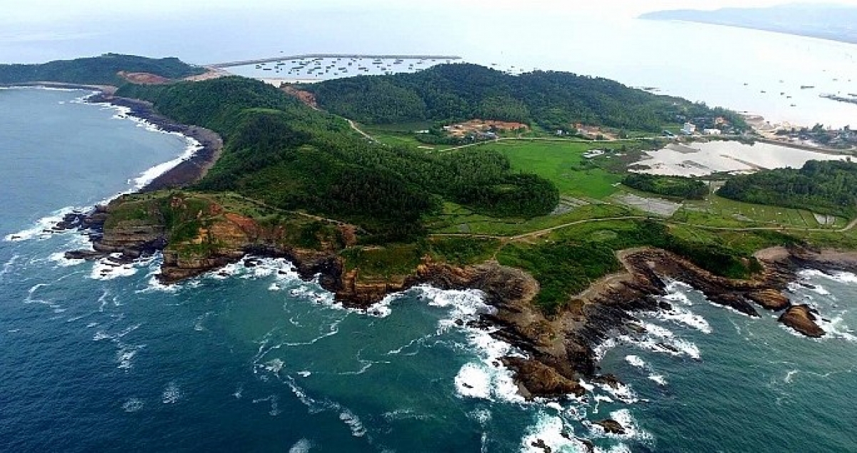 Đảo Cô Tô nhìn từ trên cao đẹp như một viên ngọc