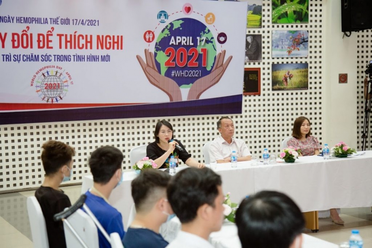 TS. Nguyễn Thị Mai, Giám đốc Trung tâm Hemophilia- Viện Huyết học - Truyền máu TW
cập nhật những thông tin mới nhất về điều trị, chăm sóc bệnh nhân bị hemophilia