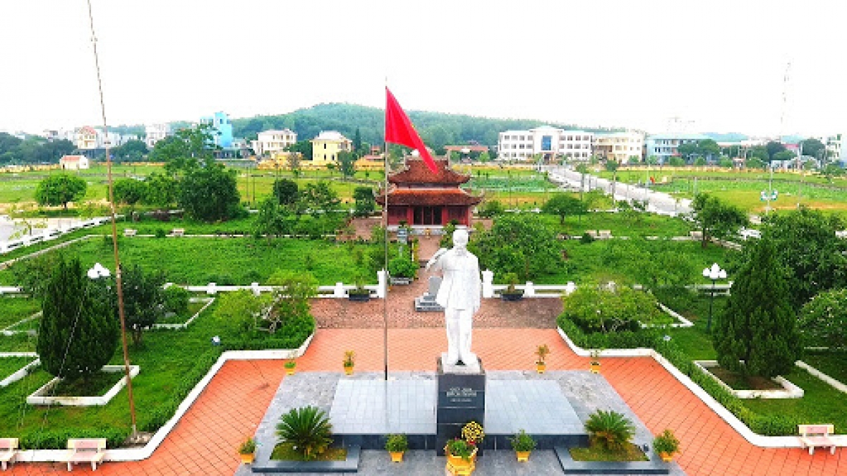 Nhà lưu niệm Bác Hồ trên đảo Cô Tô