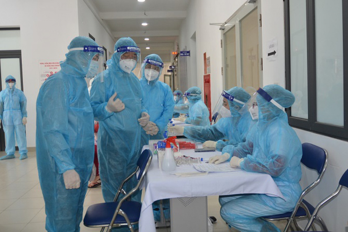 Khẩn trương lấy mẫu xét nghiệm ở các khu vực có người nhiễm
